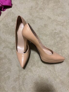 Stuart Weitzman Blush Tan Pointed Toe Leather Pumps